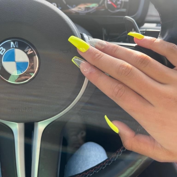 Handmade Luxury Press-On Nails | Sturdy & Reusable | LEMON LIME - Picture 4 of 10